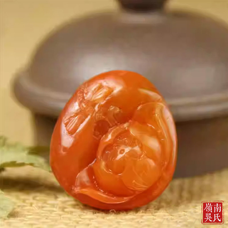 云南保山南红玛瑙蜻蜓莲花挂件自然无优化原石雕件吊坠收藏礼品