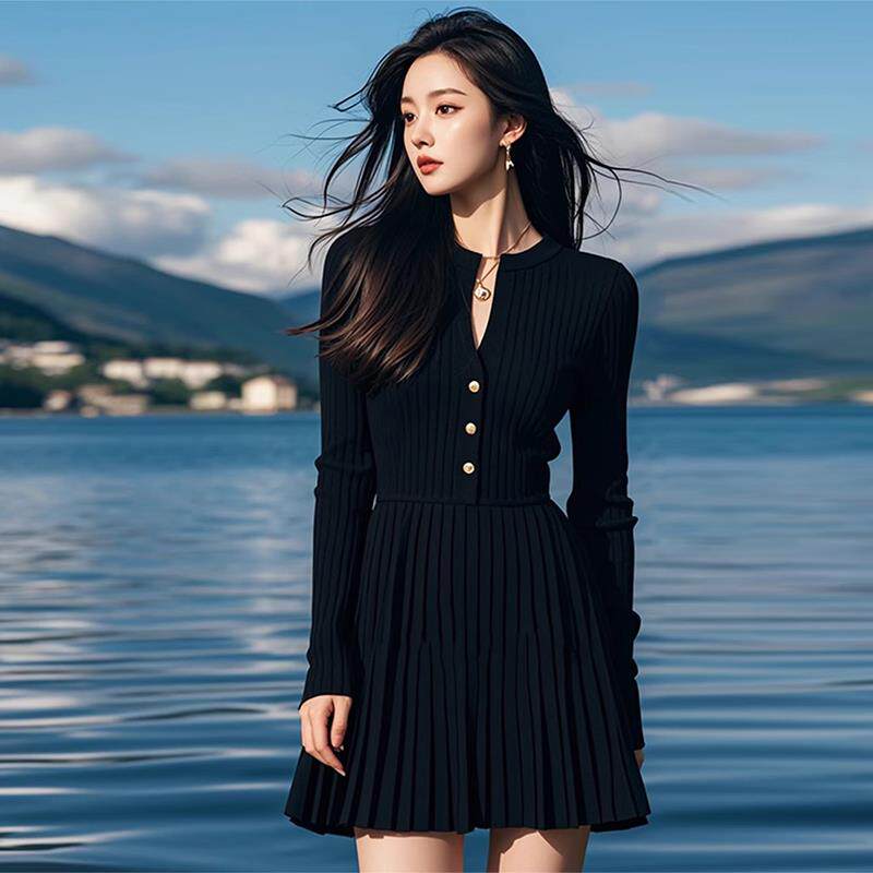 BLLOUKE设计感高级圆领长袖百褶短裙子黑色针织连衣裙女秋装收腰