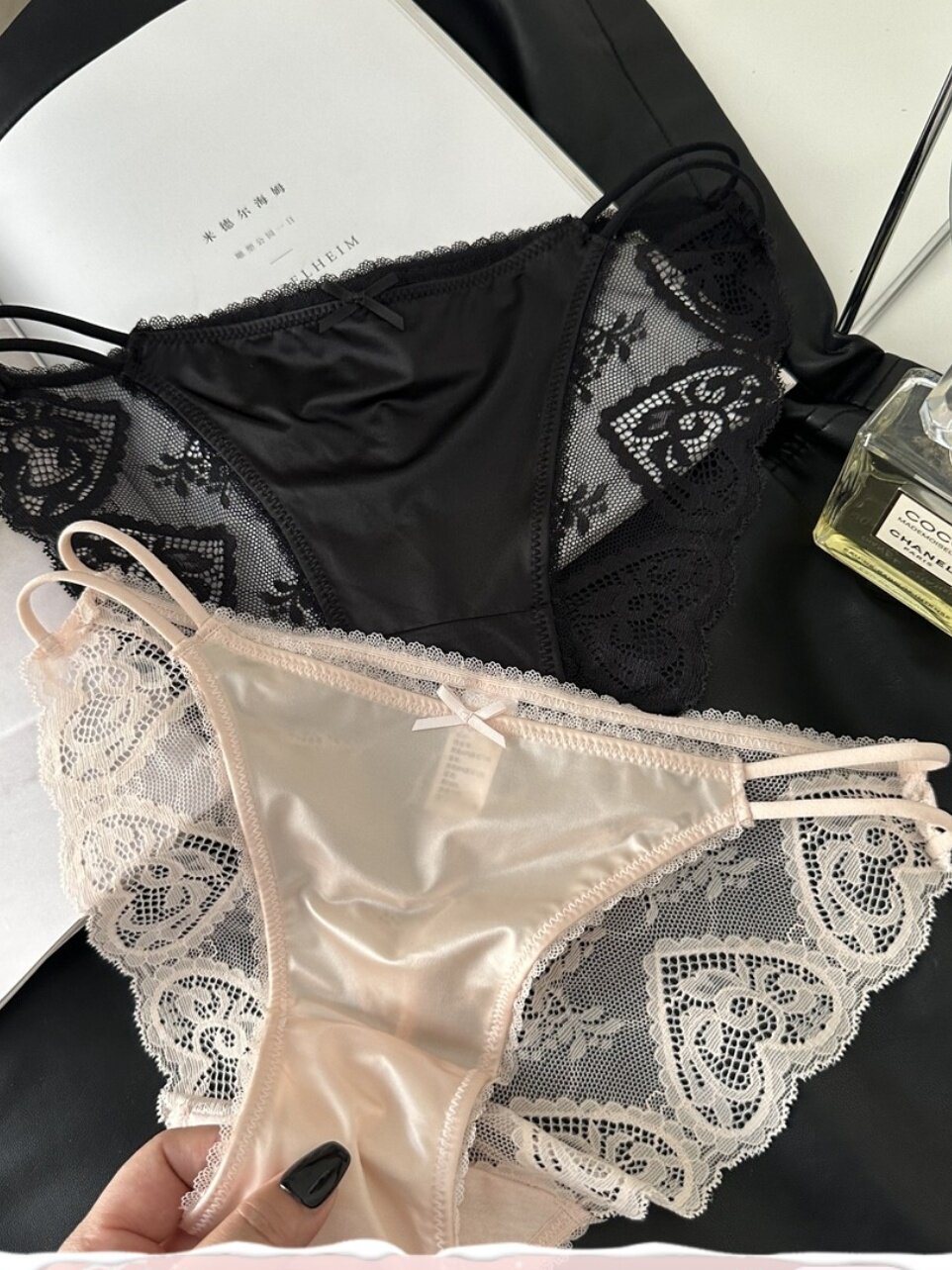 维多利亚高开叉系带蕾丝内裤女士青年低腰甜美性感纯欲黑白三角裤