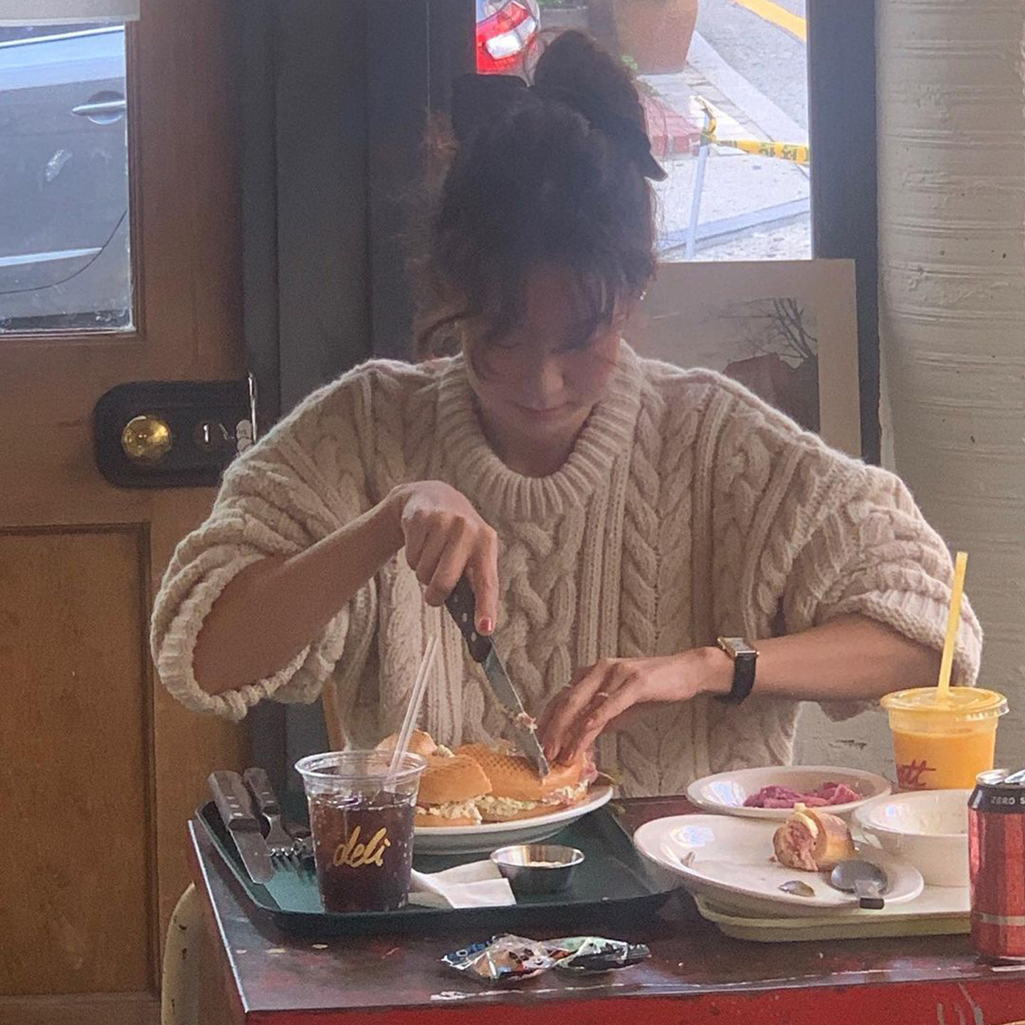 吴小姐韩代thebarnnet八奶新款秋冬季宽松圆领羊毛麻花针织毛衣女