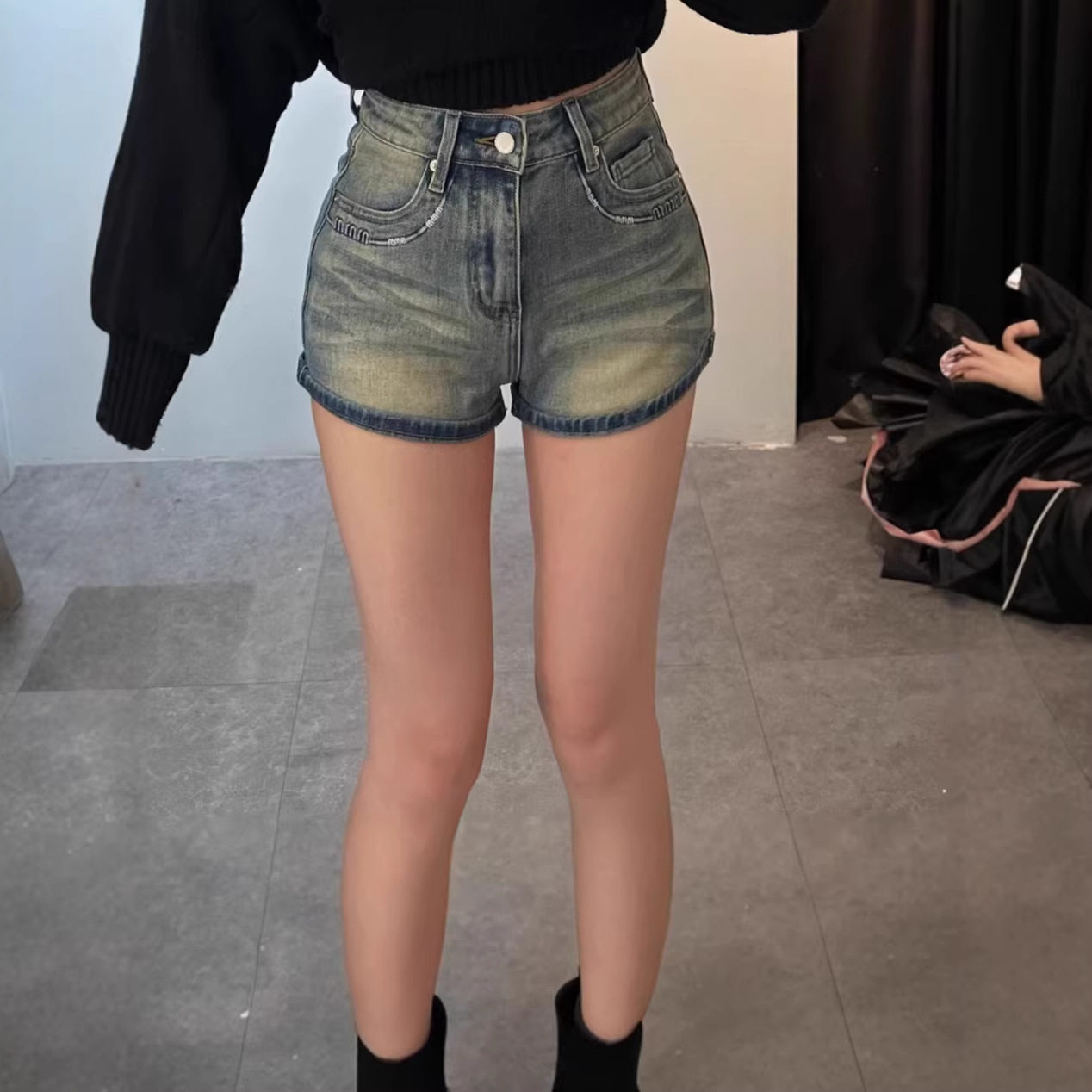 绣花怀旧低腰牛仔短裤女夏季新款辣妹修身弹力显瘦包臀热裤潮8002