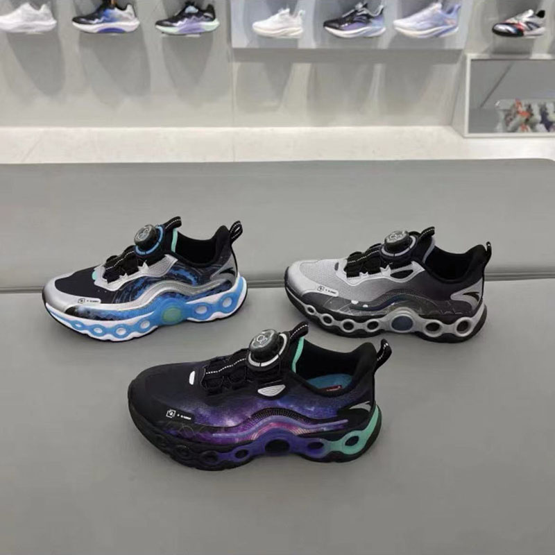 安踏儿童防滑耐磨运动休闲跑鞋