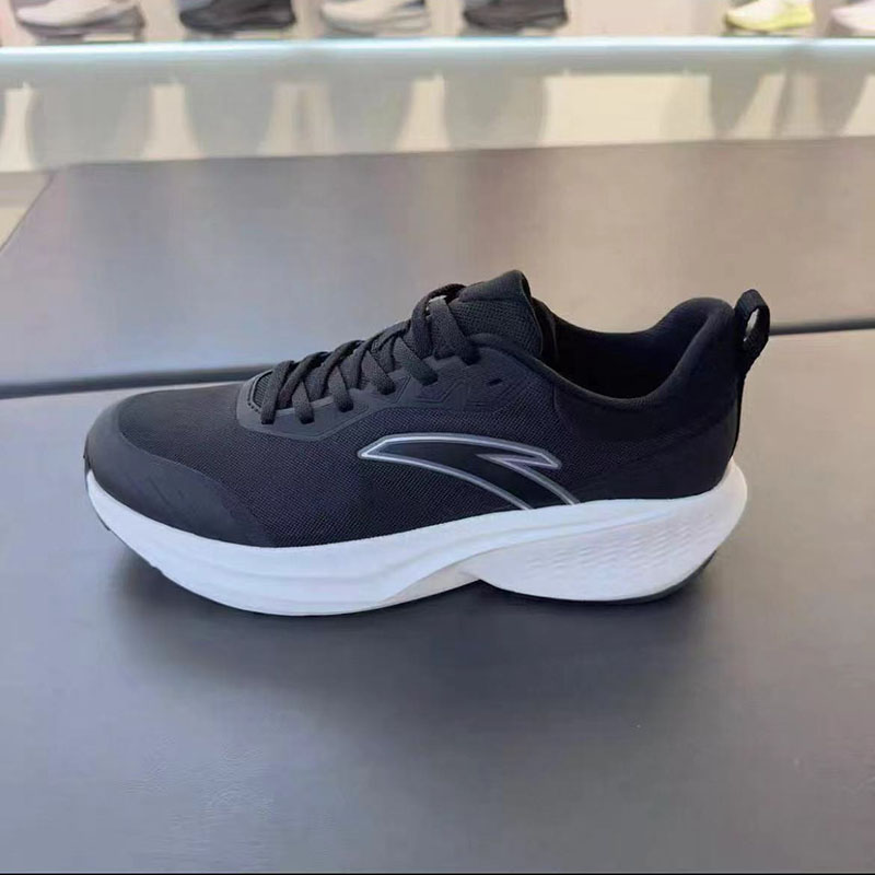 安踏云途防滑耐磨运动跑步休闲鞋