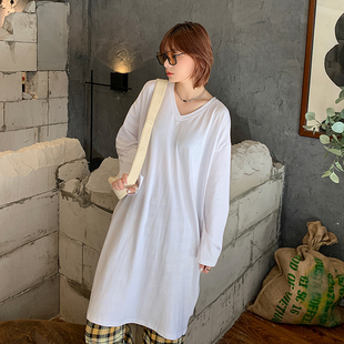 v领长袖t恤女2026年春季纯棉中长款宽松显瘦纯色打底衫上衣遮屁股