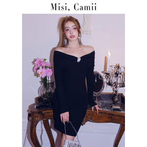 Misi.Camii早秋新款上市时尚女士轻奢钻条蝴蝶结一字肩毛衫连衣裙