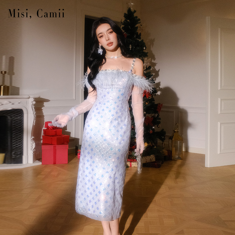 Misi.Camii2023秋冬新款女士轻奢蓝色吊带羽毛一字肩长礼服连衣裙