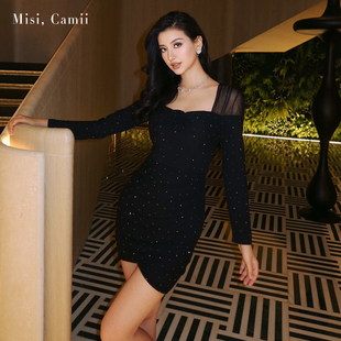 Misi.Camii2025秋冬新款女装修身烫钻抽褶针织连衣裙名媛时尚性感