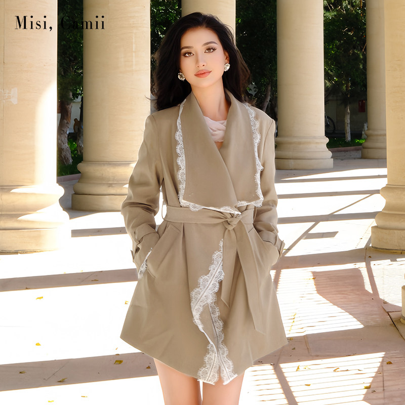 Misi.Camii蕾丝边正肩大翻领风衣