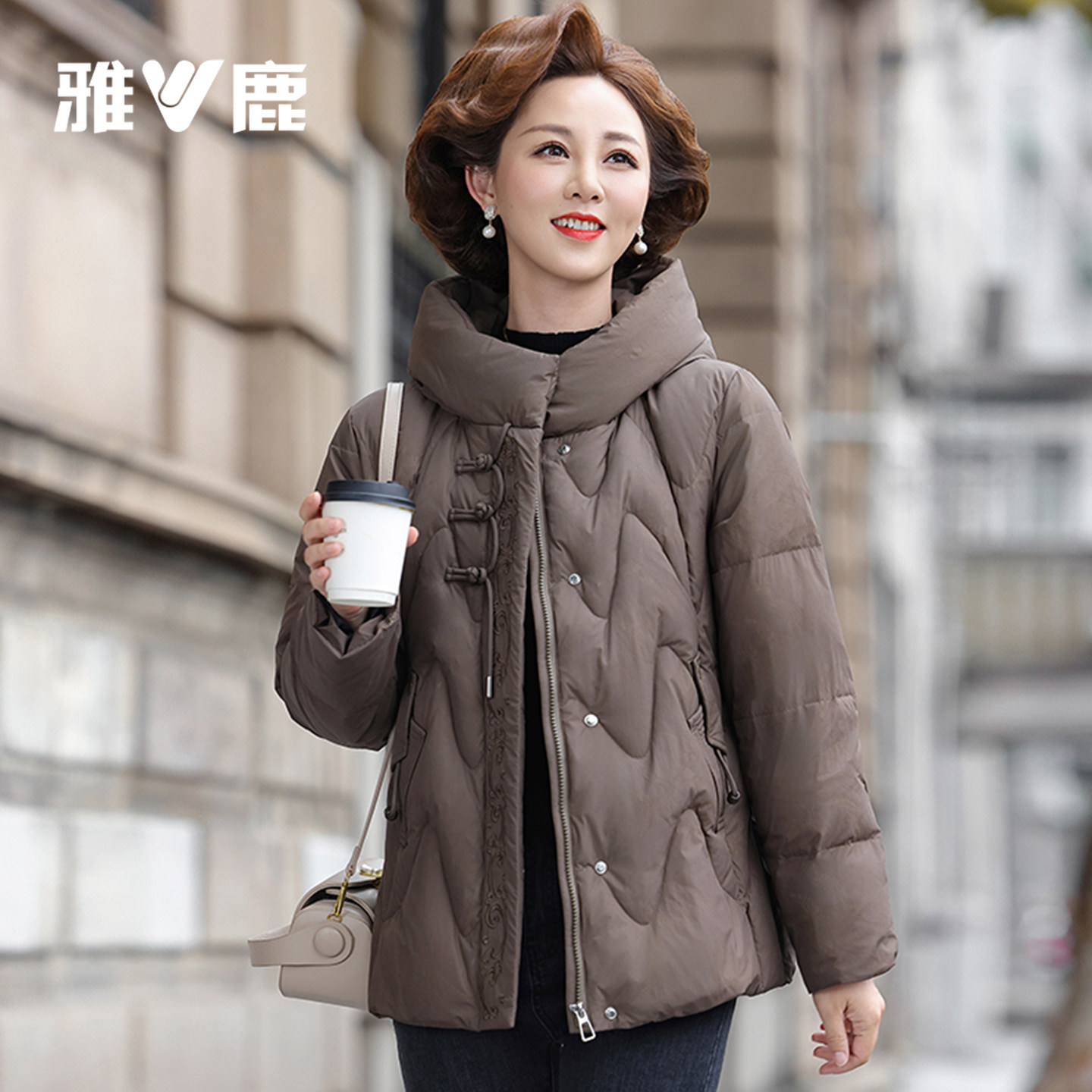 雅鹿羽绒服女款冬季短款