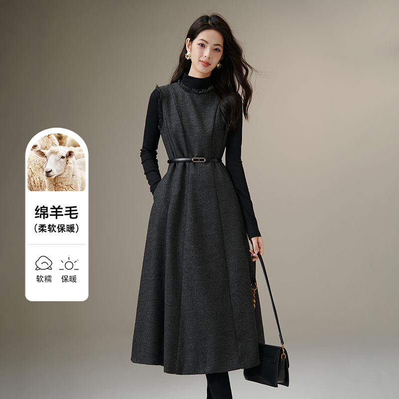 千寻宜流苏边圆领高绵羊毛连衣裙