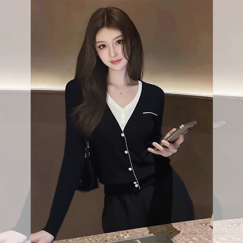 JOYIASS黑色假两件撞色V领针织开衫女秋季新款小个子精致漂亮长袖
