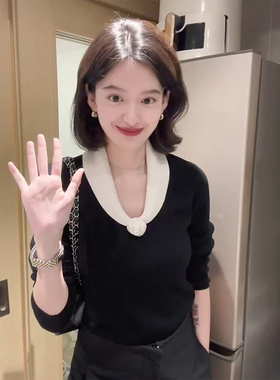 ROUMIKL淑女风黑色V领立体花朵装饰针织衫女秋季新款小众气质减龄