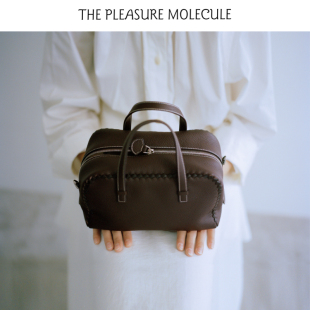 the pleasure molecule新款手工编织荔枝纹头层牛皮波士顿包斜挎