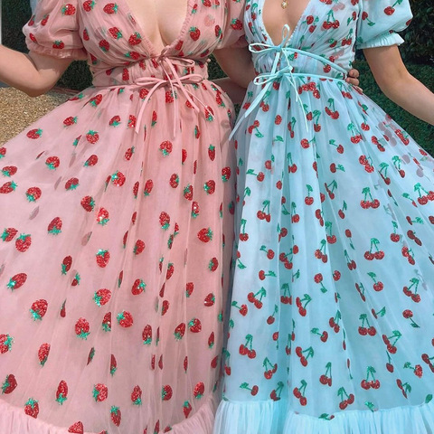 绑带草莓连衣裙褶皱法式长裙2024年亮片两色网纱