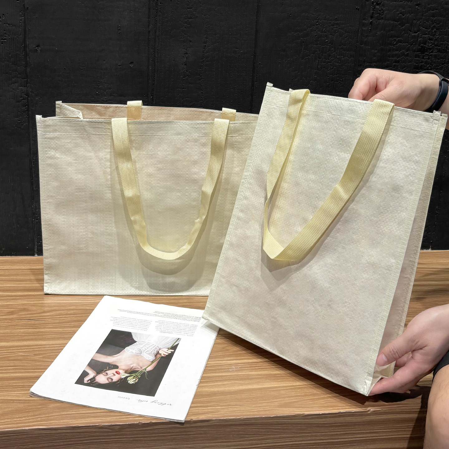 高级米白编织手提礼品袋定制logo图片
