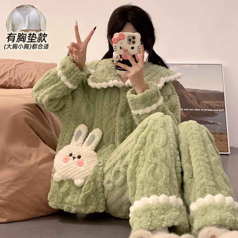 冬季睡衣女款珊瑚绒法兰绒带胸垫