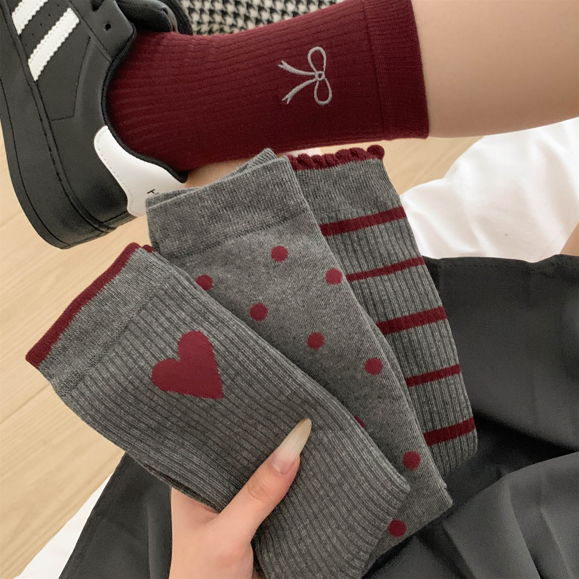 安可拉红色ins风中筒袜