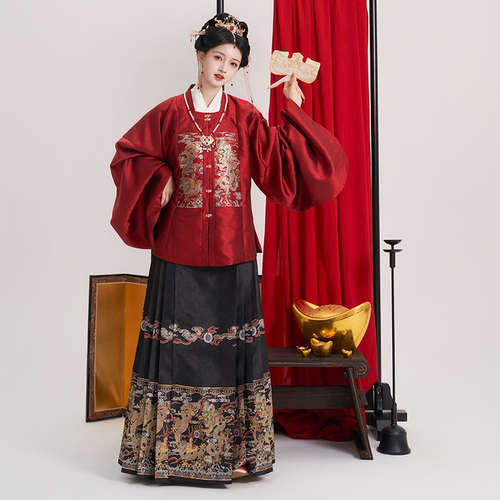 秋冬明制汉服女婚服拜年服套装