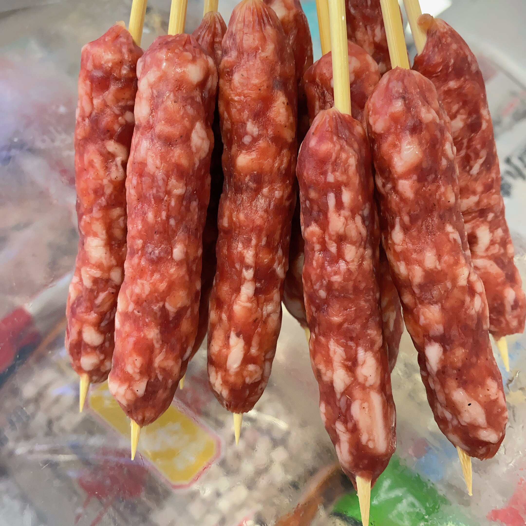 腊肠小串香菇肉串蟹黄串串广式腊肠手把串大串烧烤油炸串串香食材