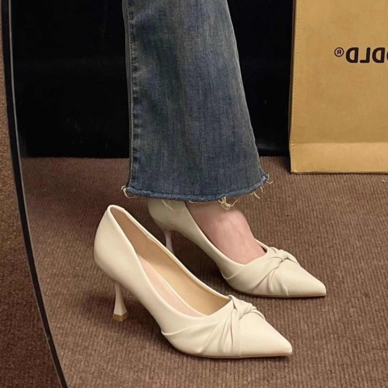 时尚断码皮面尖头单鞋女款婚鞋子小个子气质浅口细跟温柔高跟鞋