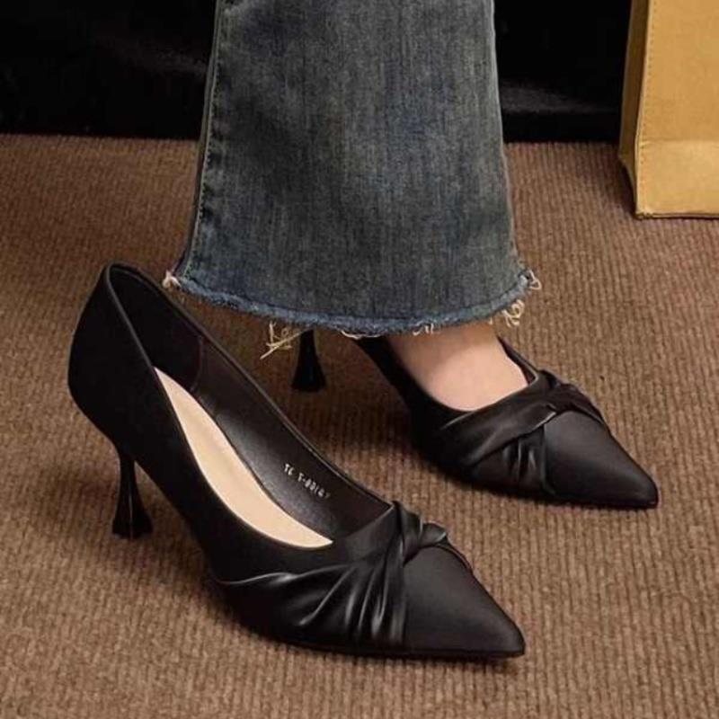 品牌断码皮面尖头单鞋女款婚鞋子小个子气质浅口细跟软皮高跟鞋女