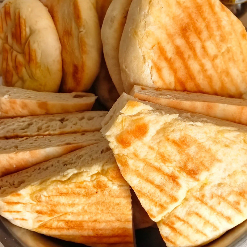 陕西大锅盔正宗特产手工白吉饼烧饼老式即食原味五香味香酥大饼
