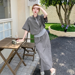 工装休闲拼接卫衣半身裙套装女夏20225新款ootd穿搭两件套高级感图片