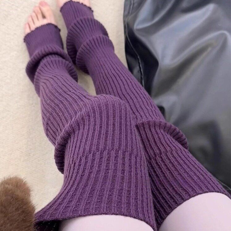 这个葡萄紫~袜套太高级叭!复古又显白还修饰腿型~搭配瑜伽裤绝了