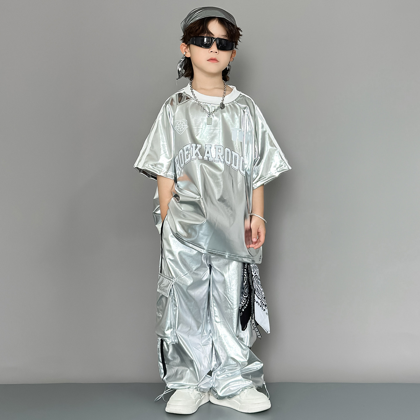 儿童街舞演出服男童银色亮皮套装嘻哈hiphop酷炫男孩炸街走秀潮服