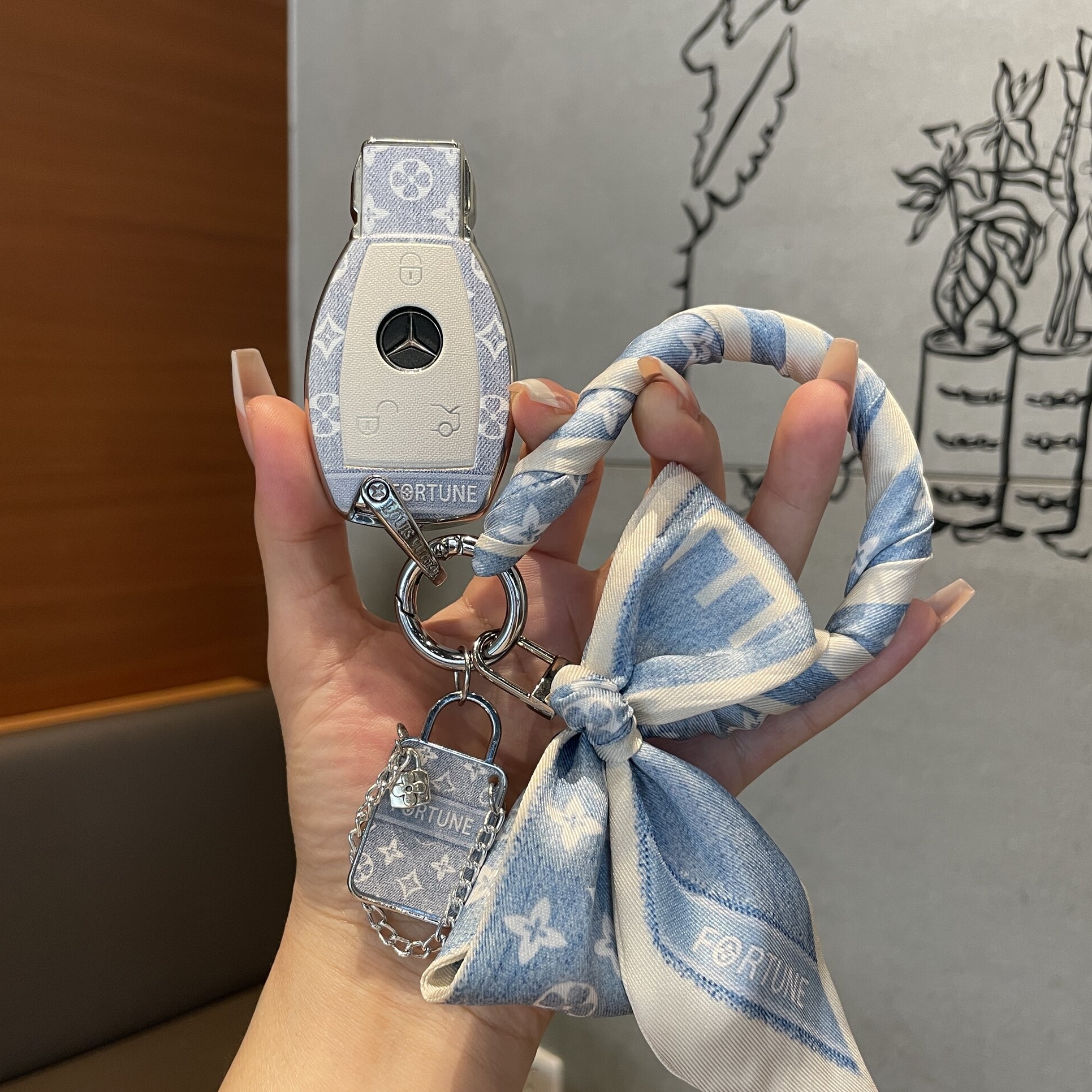 适用奔驰c260L汽车钥匙套C200L壳A级a180L扣glc260包glaC级e300l