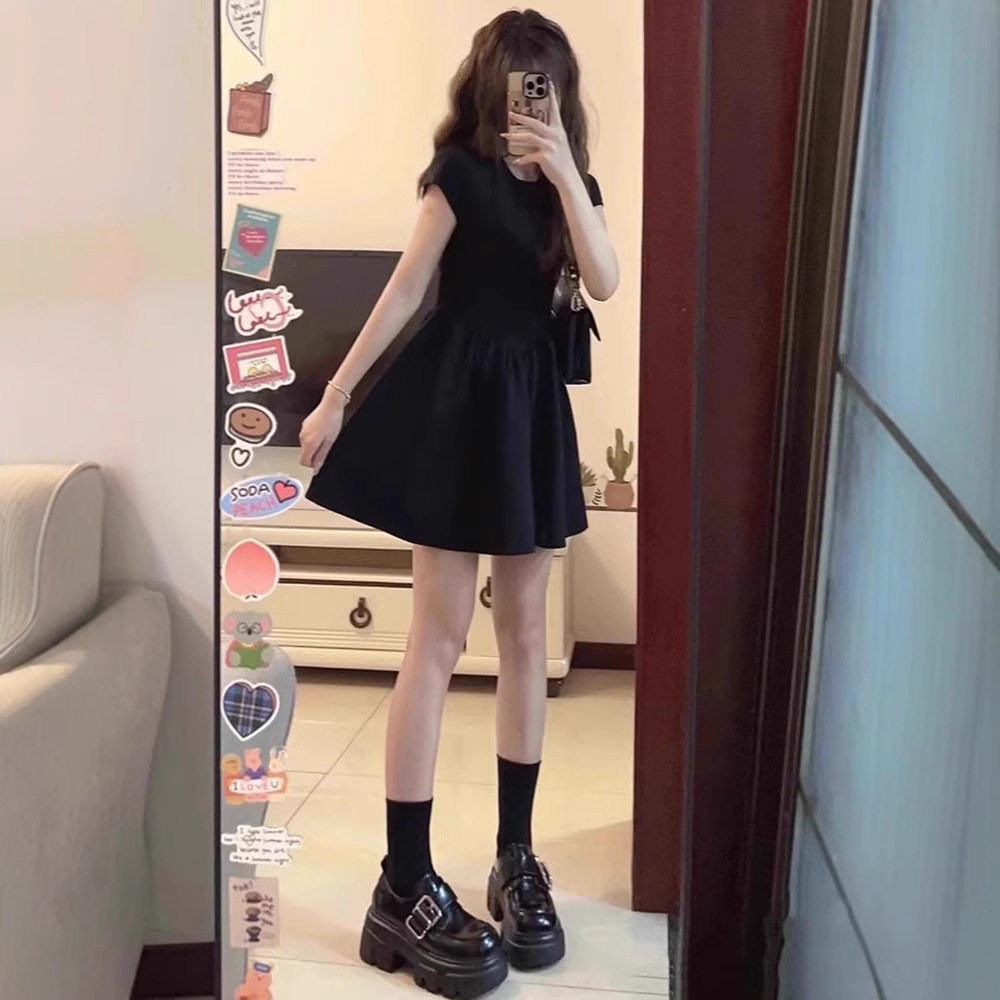 超好看连衣裙女夏新款小个子气质短裙收腰法式小黑裙女高级感