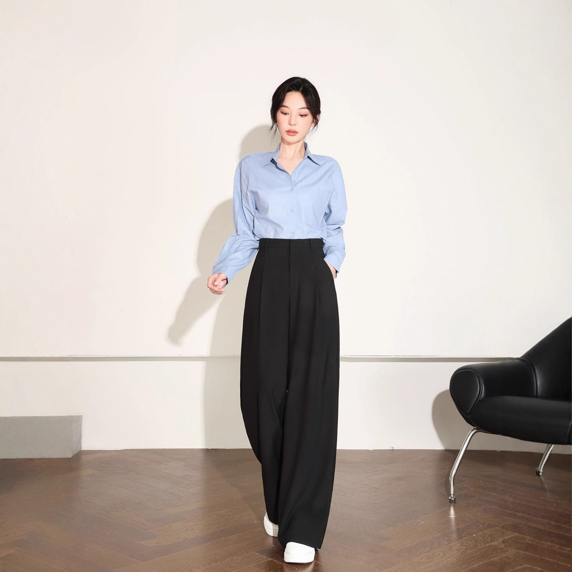 高级感黑色宽松显痩阔腿裤2026休闲长裤子女款春夏通勤垂感西装裤