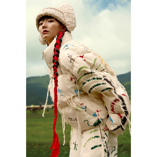 ANGEL CHEN陈安琪 AW24 云南沧源崖画印花圈圈纱盘带绣羽绒服
