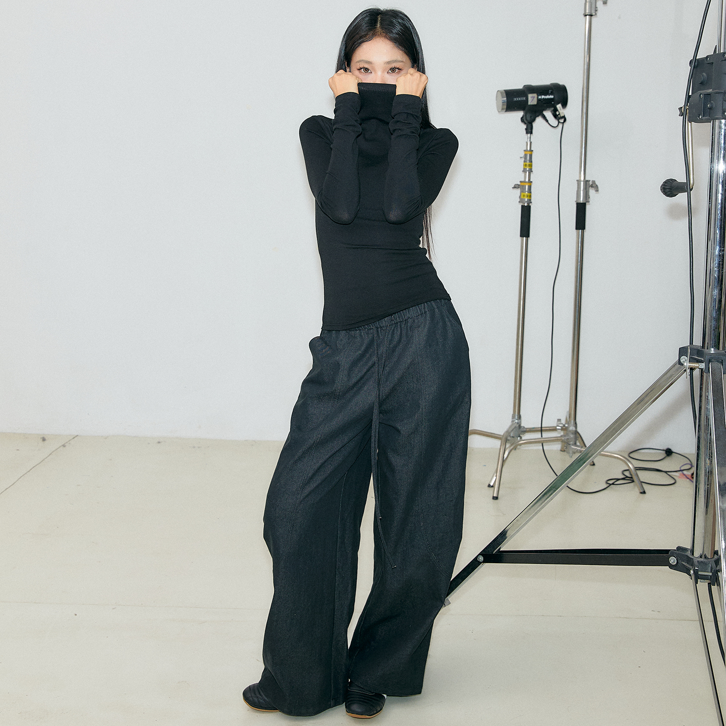 11E “心机作弊裤“宽松阔腿松紧腰廓形分割抽绳休闲长裤原牛裤