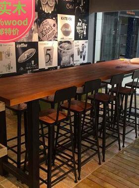 实木吧台桌奶茶店家用定制带靠背长条桌铁艺高脚凳商用一体靠墙桌