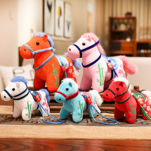 2025马年吉祥物公仔小马玩偶背包钥匙扣挂件毛绒娃娃新年活动礼物