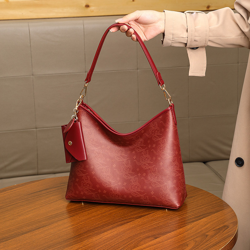 红色复古印花托特包2026新款女单肩百搭大容量高级感通勤包,箱包皮具/热销女包/男包,单肩包,淘宝优惠券,粉丝福利购,淘宝优惠卷