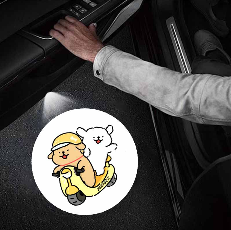 马尔济斯线条小狗汽车迎宾灯
