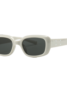 2024新款防紫外线墨镜女款高级感复古个性海边度假街拍太阳镜男潮