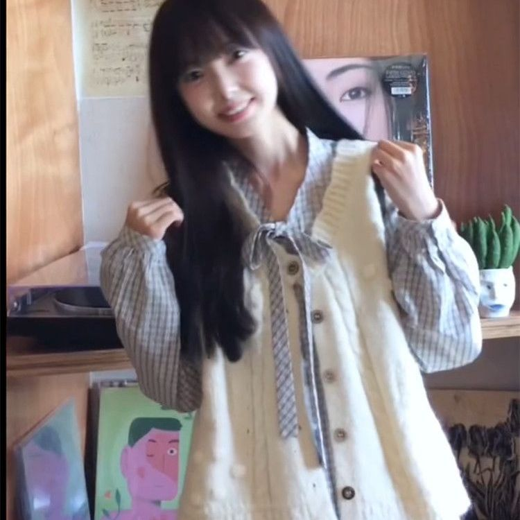 韩系穿搭一整套学院初恋风针织开衫背心马甲叠穿格纹蝴蝶结衬衫