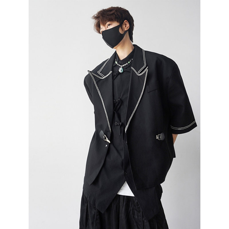 学院风翻领短袖西装男生