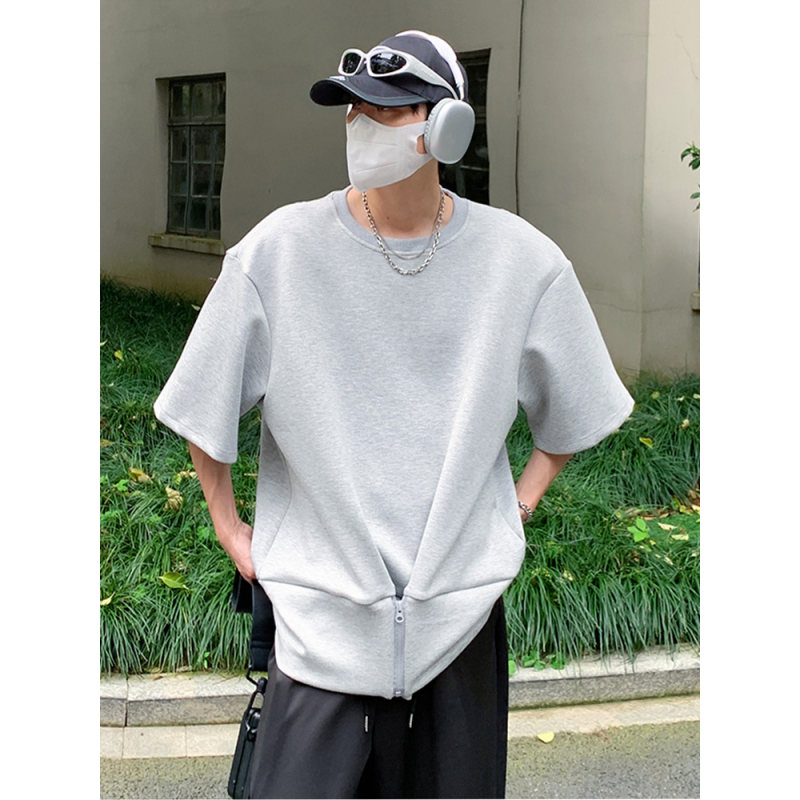 浅灰色圆领垫肩短袖T恤