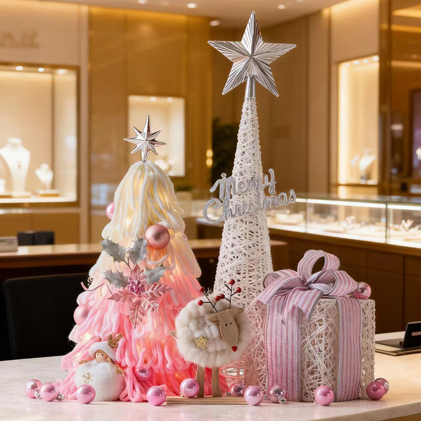 网红创意粉白色圣诞树桌摆成品新款门店铺桌面前台小摆件拍摄道具