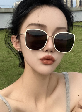 大框墨镜女2023新品奶茶色圆脸显瘦可配有度T数偏光开车眼镜