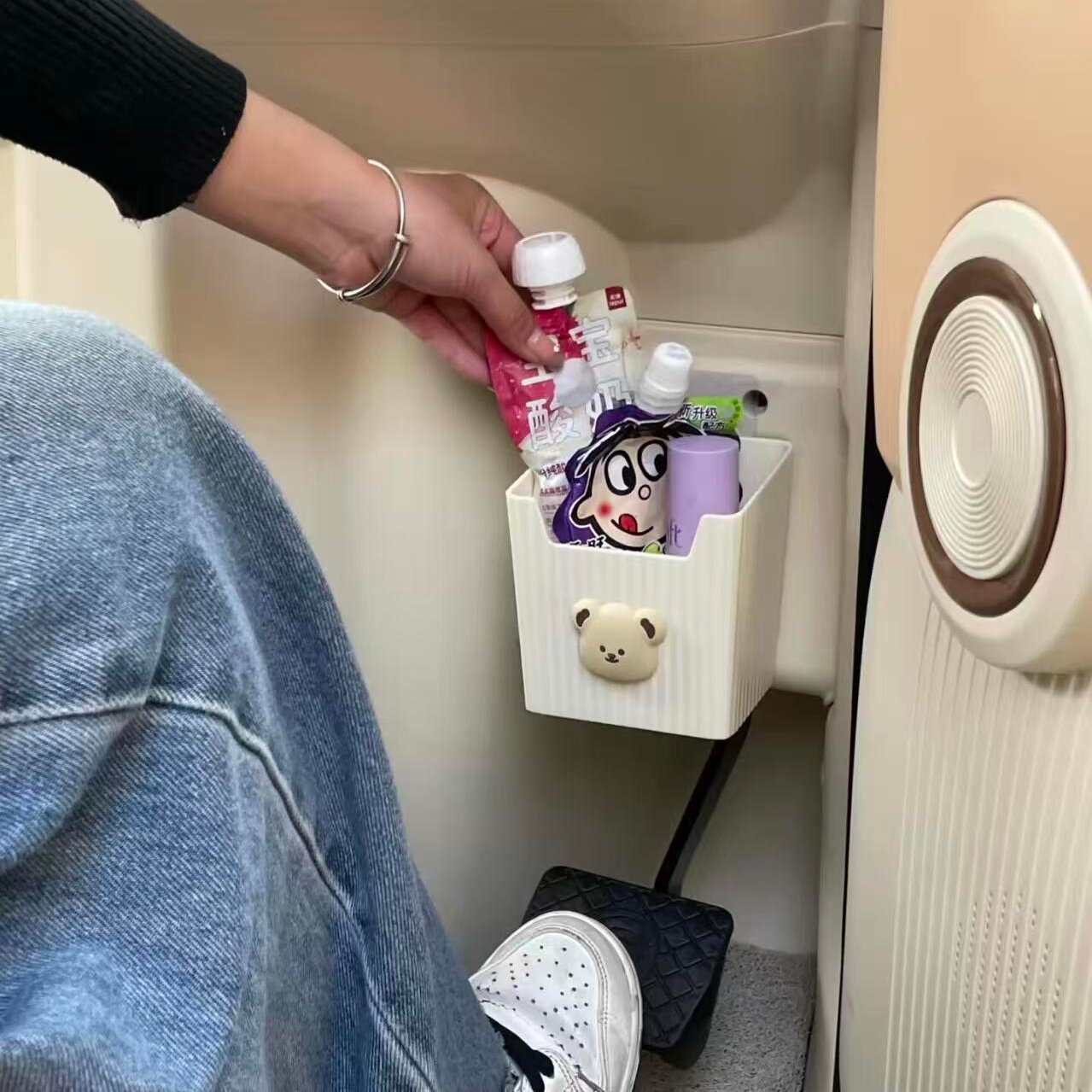 三轮车收纳盒多功能壁挂式雨伞杂物置物盒储物盒电动车放东西神器