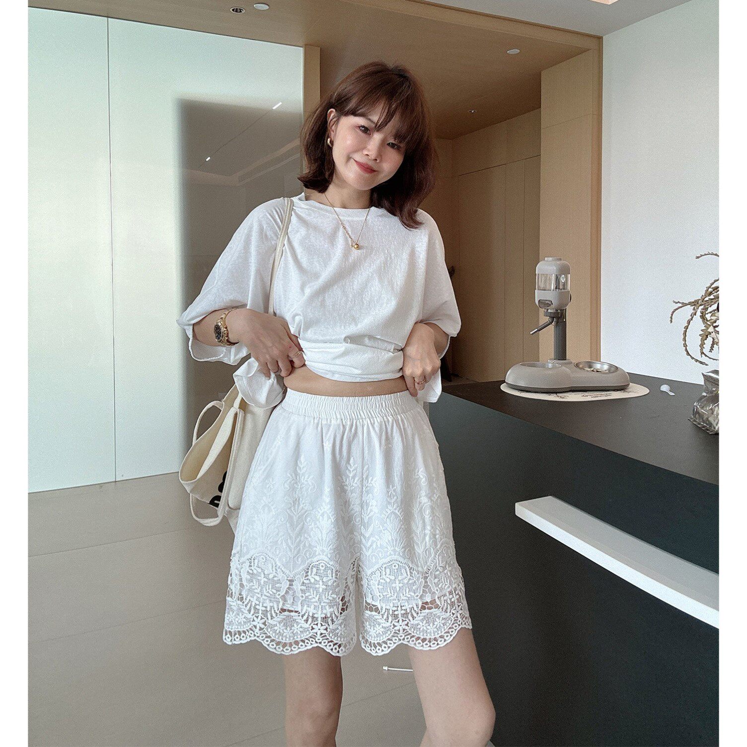 夏季甜美刺绣蕾丝花边宽松休闲阔腿裤松紧腰百搭短裤