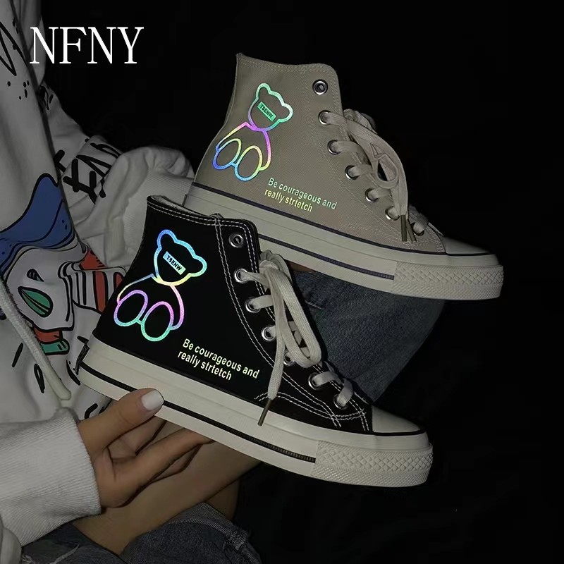 夜光小熊新款高帮帆布鞋女平底复古港风百搭学生韩版ins板鞋潮