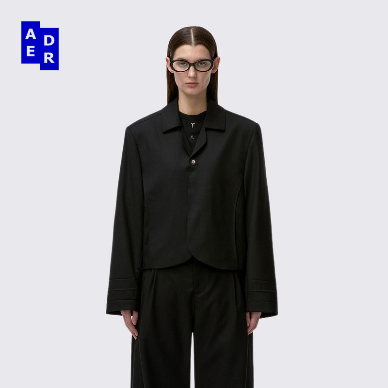 ADERERROR 25SS  Blazer Product. 4 西装袖口褶皱细节西装外套