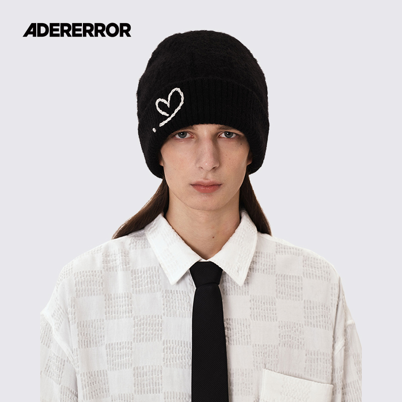 ADERERROR爱心短款毛线帽