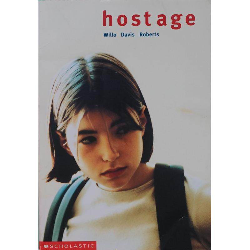hostage by willo davis roberts平装scholastic inc.人质
